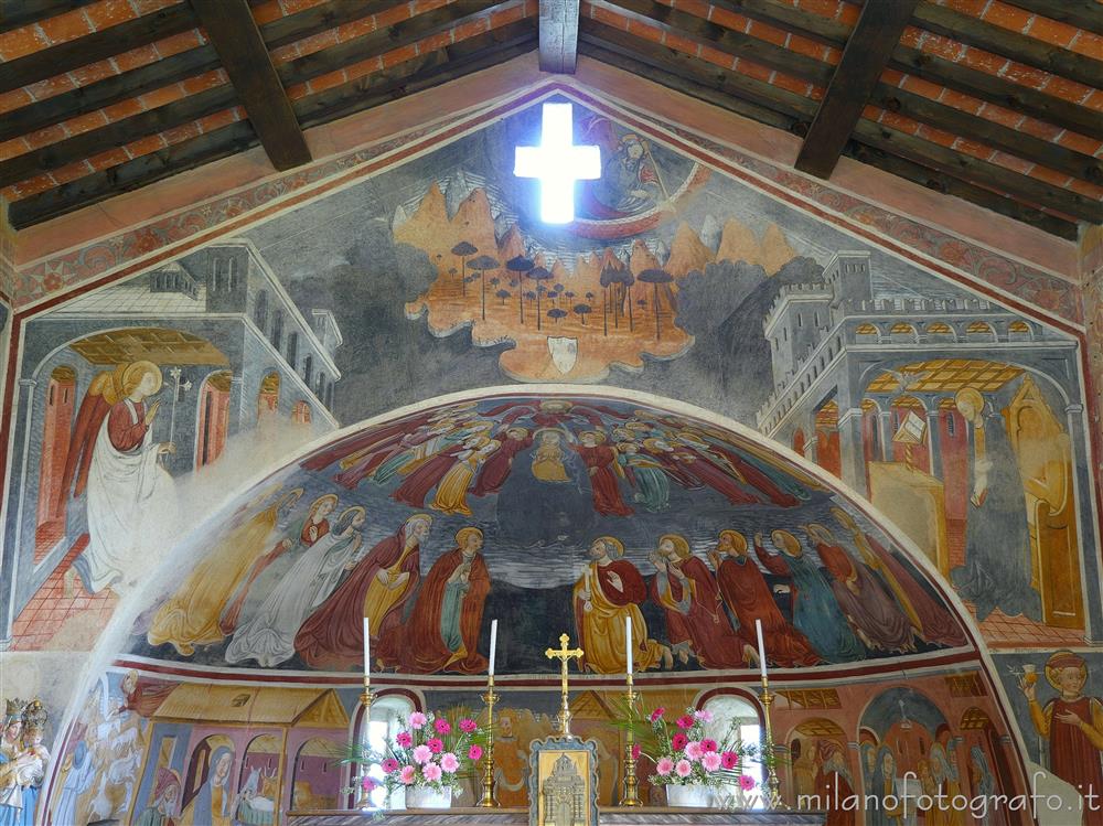 Momo (Novara) - Affresco dell'Annunciazione nell'Oratorio di Santa Maria di Linduno
